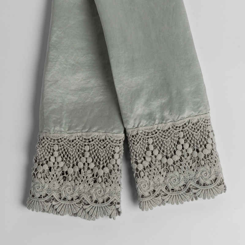 Bella Notte Linens PALOMA PILLOWCASE WITH COTTON LACE TRIM Cloud