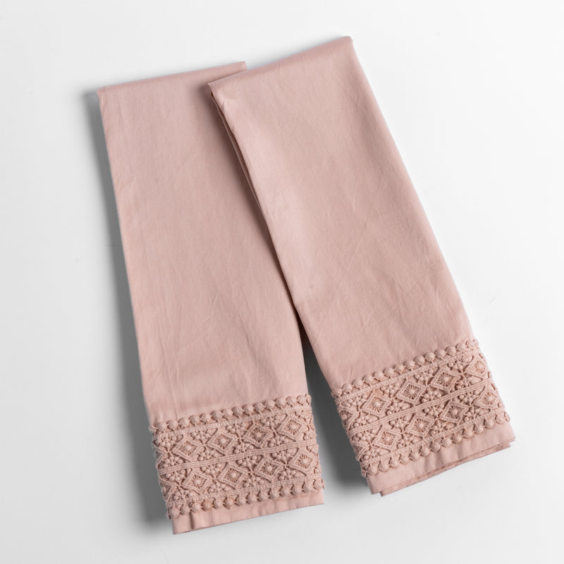 Bella Notte Linens BRIA PILLOWCASE WITH NOVOLA LACE Rouge
