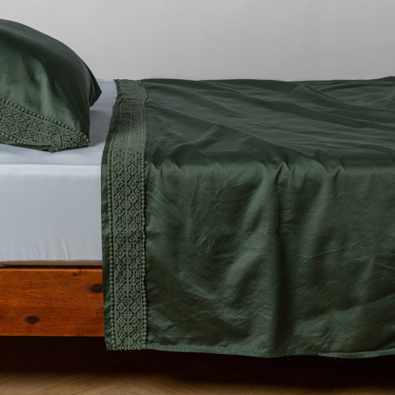 Bella Notte Linens BRIA FLAT SHEET WITH NOVOLA LACE Juniper