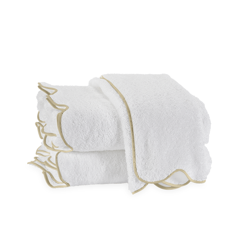 Matouk CAIRO SCALLOP PIPING WASH CLOTH Sand