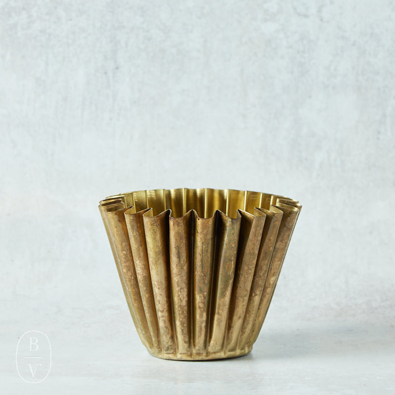 Creative Co-op FLUTED METAL PLANTER Brass 6
