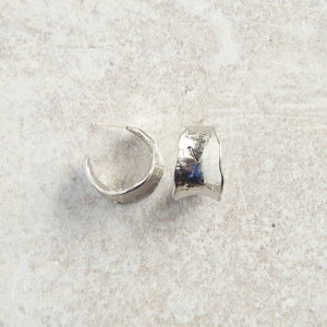 Virtue WIDE WAVY LEAF HOOP EARRINGS