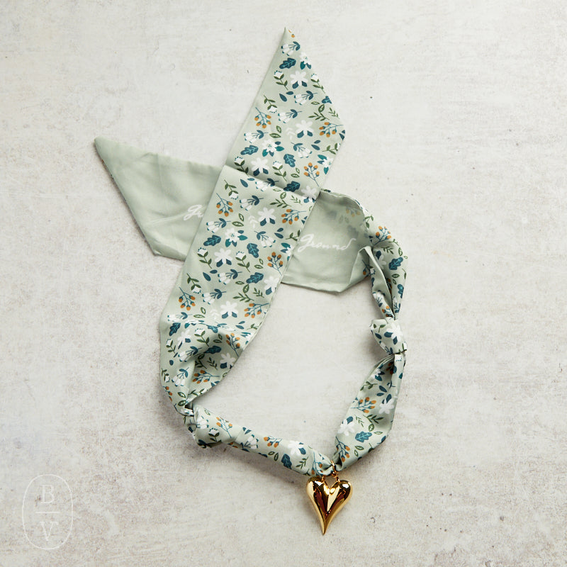 Virtue PUFF HEART ON SCARF NECKLACE Mint Floral