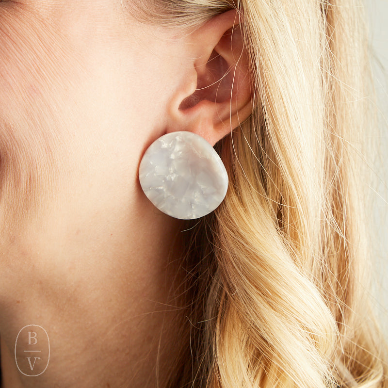 Virtue WAVY ACRYLIC DISC EARRINGS