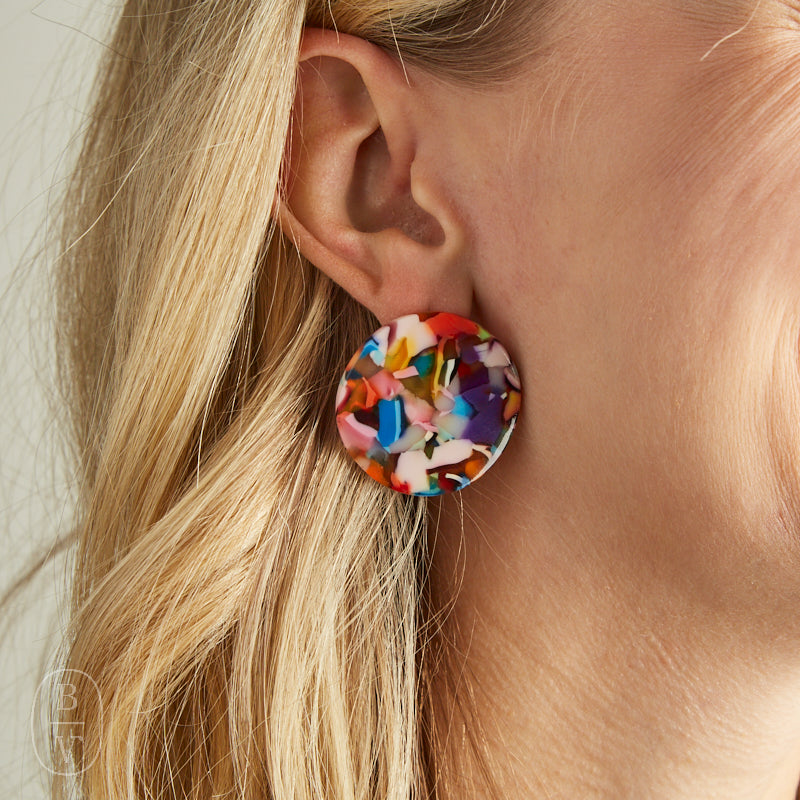 Virtue WAVY ACRYLIC DISC EARRINGS