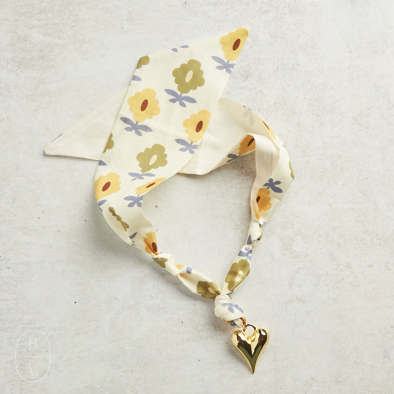 Virtue PUFF HEART ON SCARF NECKLACE Cream with Flowers