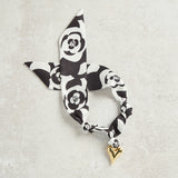 Virtue PUFF HEART ON SCARF NECKLACE Black White Retro