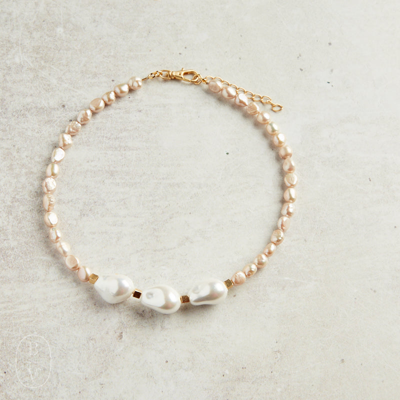 Virtue THE KENDRA NECKLACE Taupe