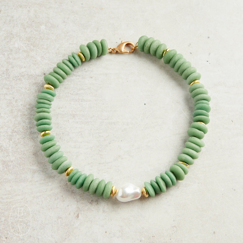 Virtue BAROQUE SHELL PEARL HEISHI NECKLACE Kelly