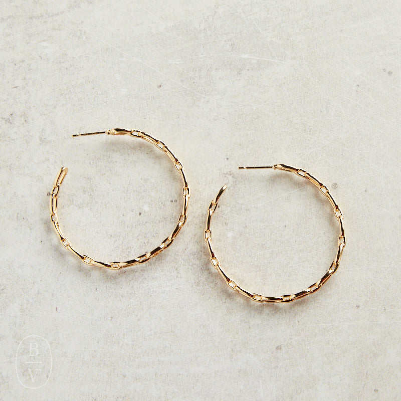Virtue FLAT CHAIN LINK HOOP EARRINGS Gold Large