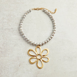Virtue GOLD OPEN DAISY PEARL NECKLACE Grey