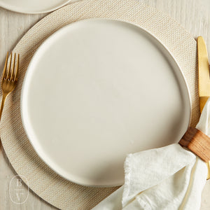 Alex Marshall Studios URBAN ROUND DINNER PLATE Matte White
