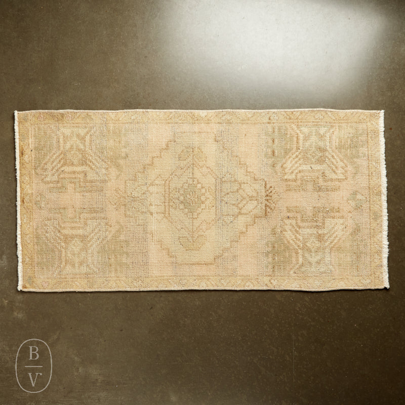Parviz Oriental Rugs TURKISH OUSHAK SMALL B28511 RUG