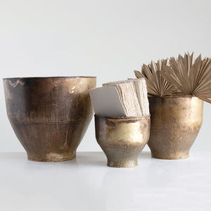 Creative Co-op ANTIQUE BRASS ROUND METAL PLANTER