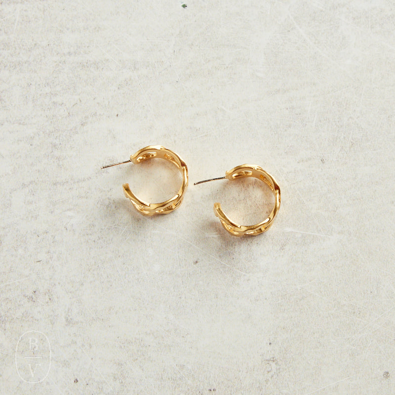 Virtue SMALL CHAIN LINK EARRINGS Gold