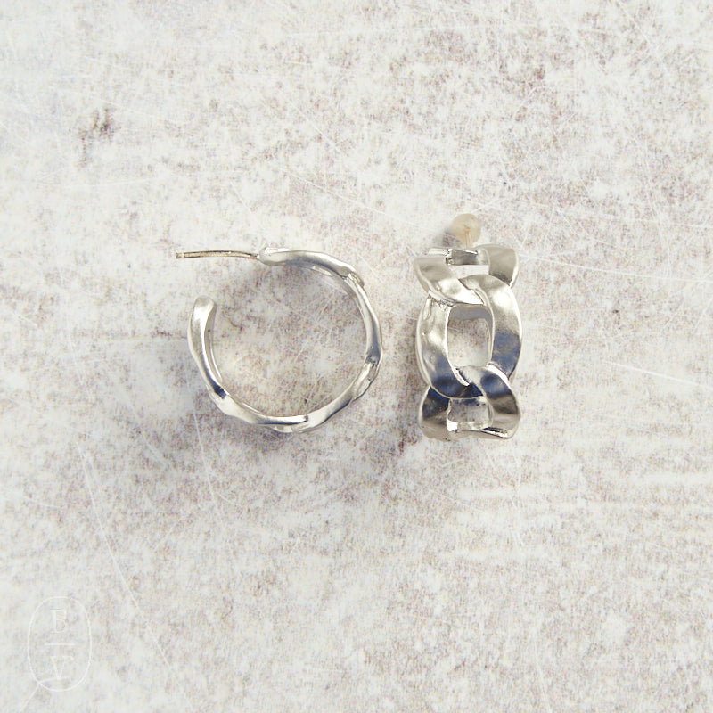 Virtue SMALL CHAIN LINK EARRINGS