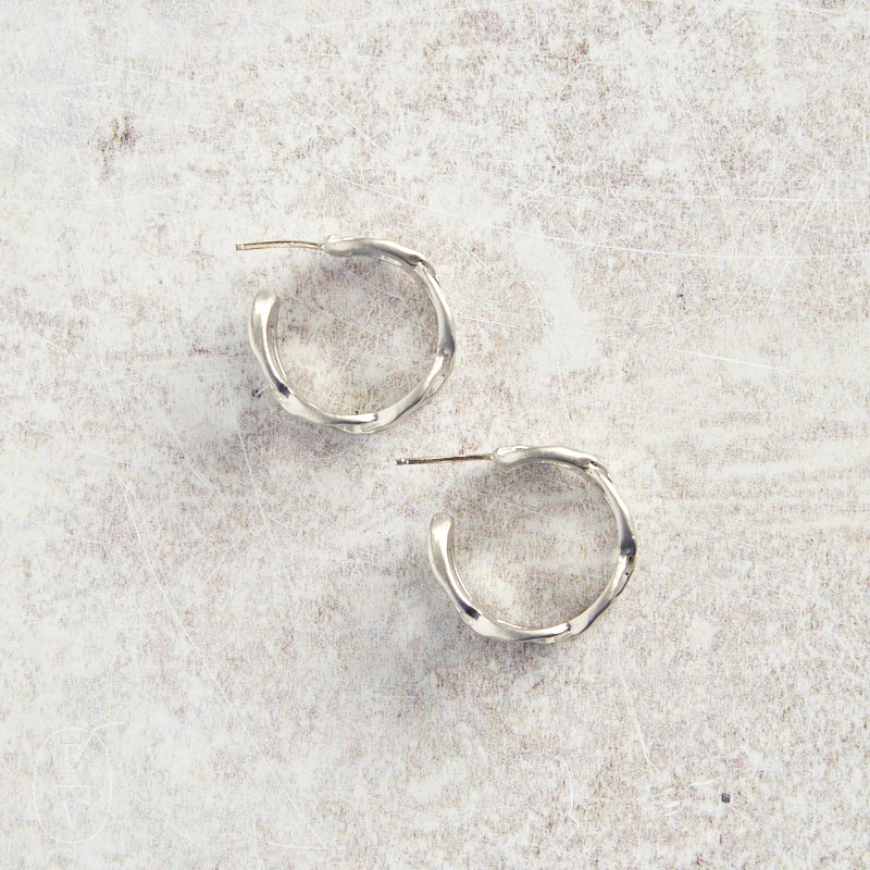 Virtue SMALL CHAIN LINK EARRINGS Silver