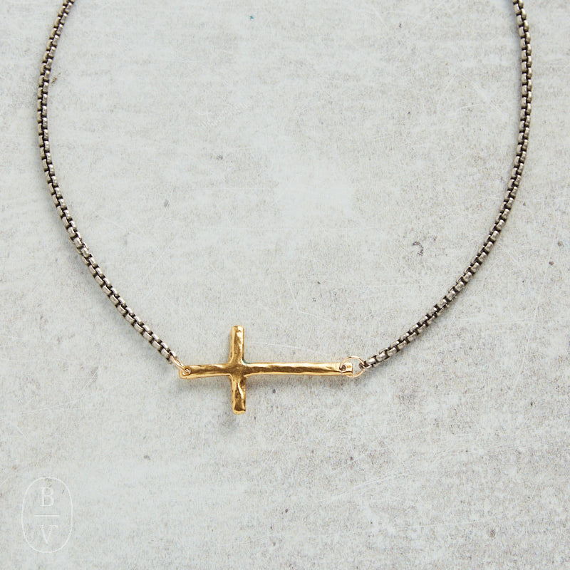 CV Designs SIDE CROSS NECKLACE - CVNSWCRV