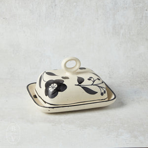 Creative Co-op FLORAL DESIGN STONEWARE BUTTER DISH Matte Black Cream