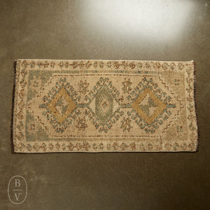 Parviz Oriental Rugs TURKISH OUSHAK SMALL B24217 RUG