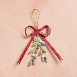 Creative Co-op METAL BOW AND MISTLETOE WALL DECOR