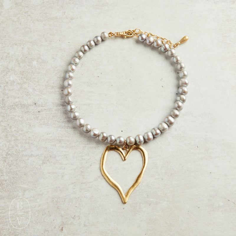 Virtue GOLD LARGE HAMMERED HEART PEARL NECKLACE Grey