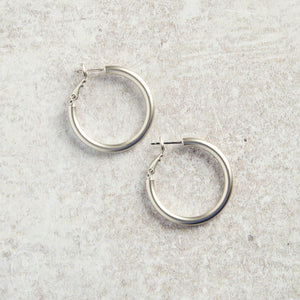 Virtue SMALL BRUSHED HOOP EARRINGS Silver