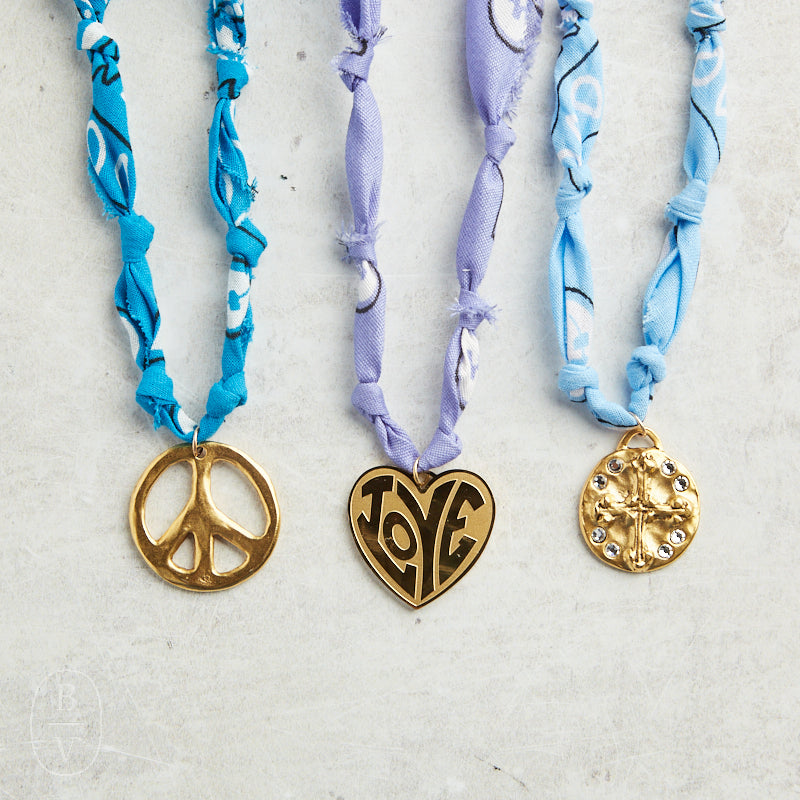CV Designs BANDANA SINGLE CHARM NECKLACE