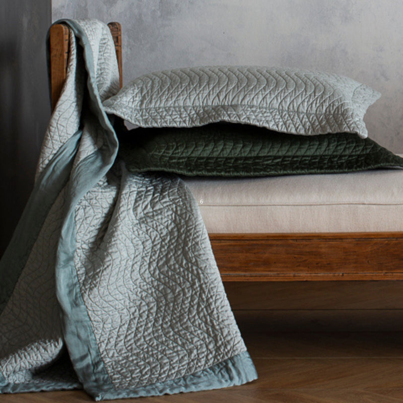 Bella Notte Linens CIRILLO THROW BLANKET