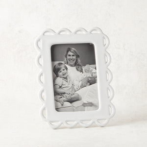 Mudpie SCALLOPED CERAMIC FRAME White 4x6