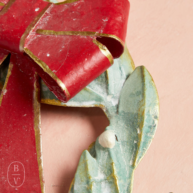 Creative Co-op METAL MISTLETOE WREATH WITH BOW