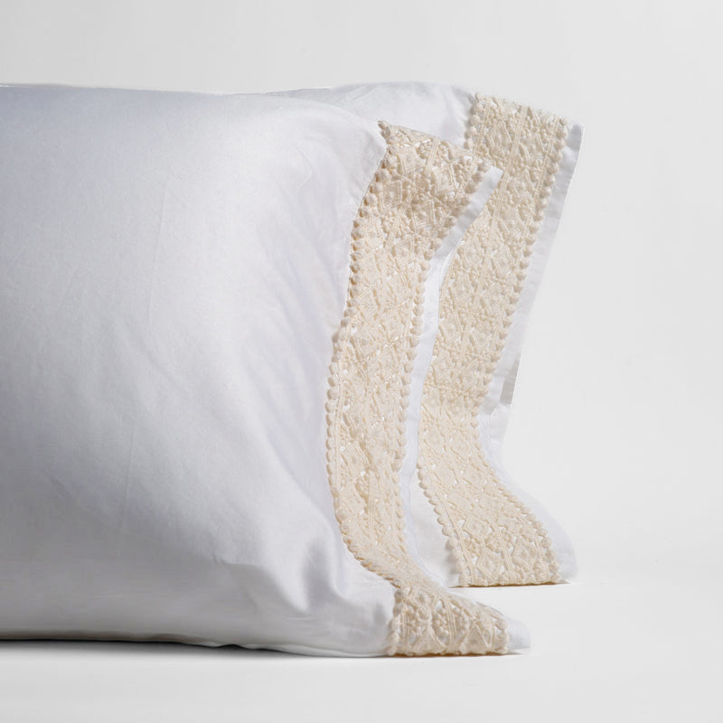 Bella Notte Linens BRIA PILLOWCASE WITH NOVOLA LACE