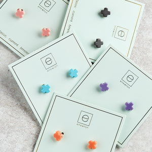 eNewton Design SIGNATURE CROSS STUD