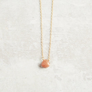 Darby Drake Jewelry and Design GEMSTONE NECKLACE - NETS385 Peach Moonstone