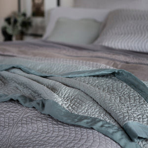 Bella Notte Linens CIRILLO THROW BLANKET