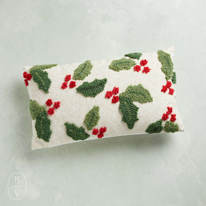 Peking Handicraft HOLLY W/ BERRIES TUFTED PILLOW