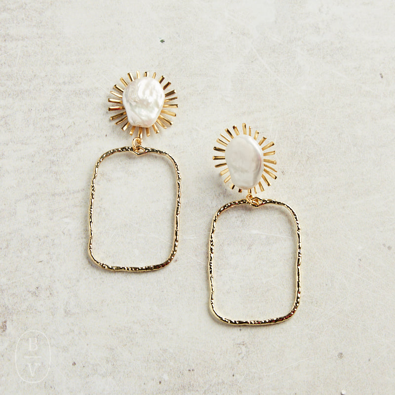 Virtue SUN PEARL POST GOLD BRANCH RECTANGLE EARRINGS White