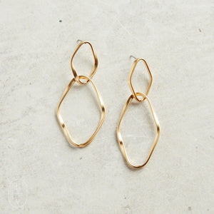 Virtue TWISTED DOUBLE LINK POST EARRINGS Gold