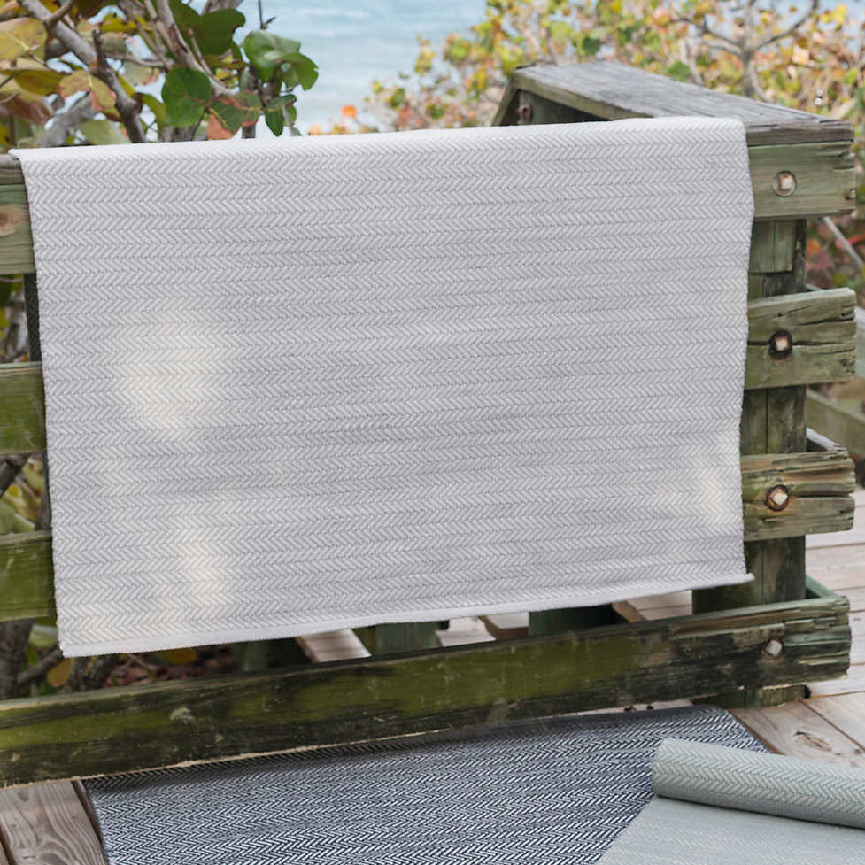 Dash and Albert HERRINGBONE INDOOR/OUTDOOR RUG Pearl Grey_White