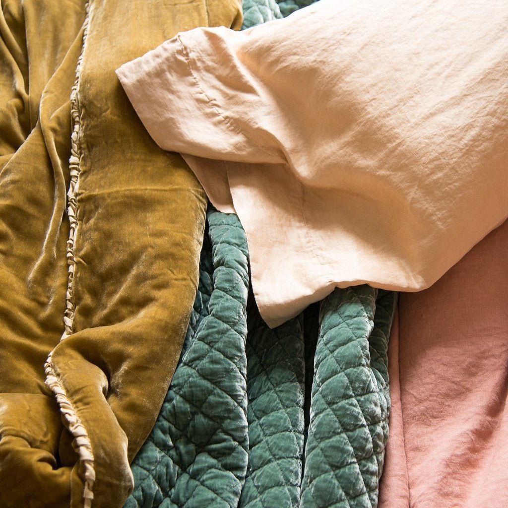 Bella Notte Linens SILK VELVET QUILTED BLANKET
