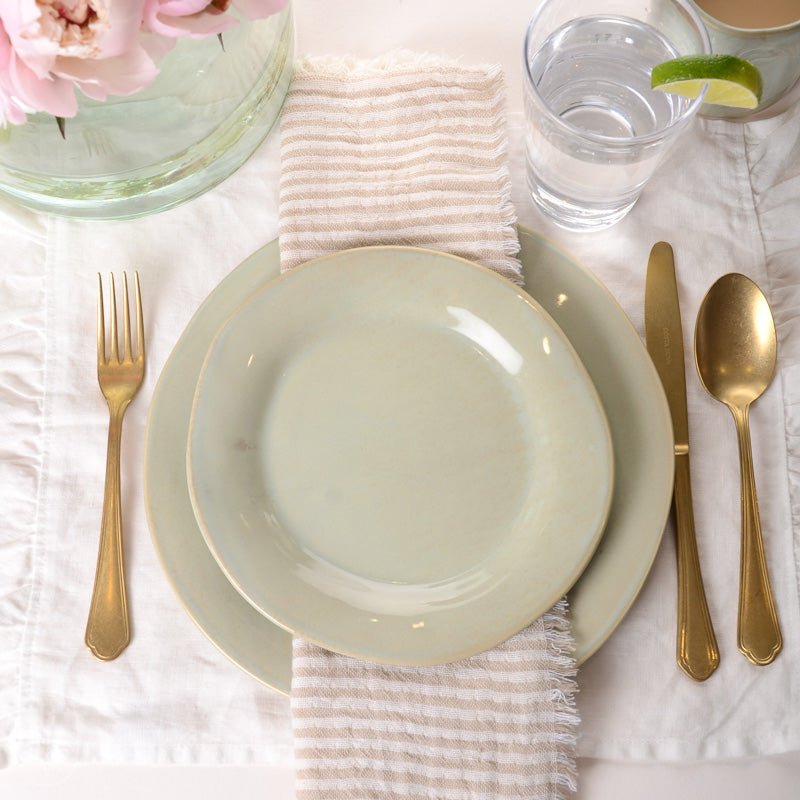 Alex Marshall Studios CLASSIC ROUND SIDE PLATE Sea Foam 8.5