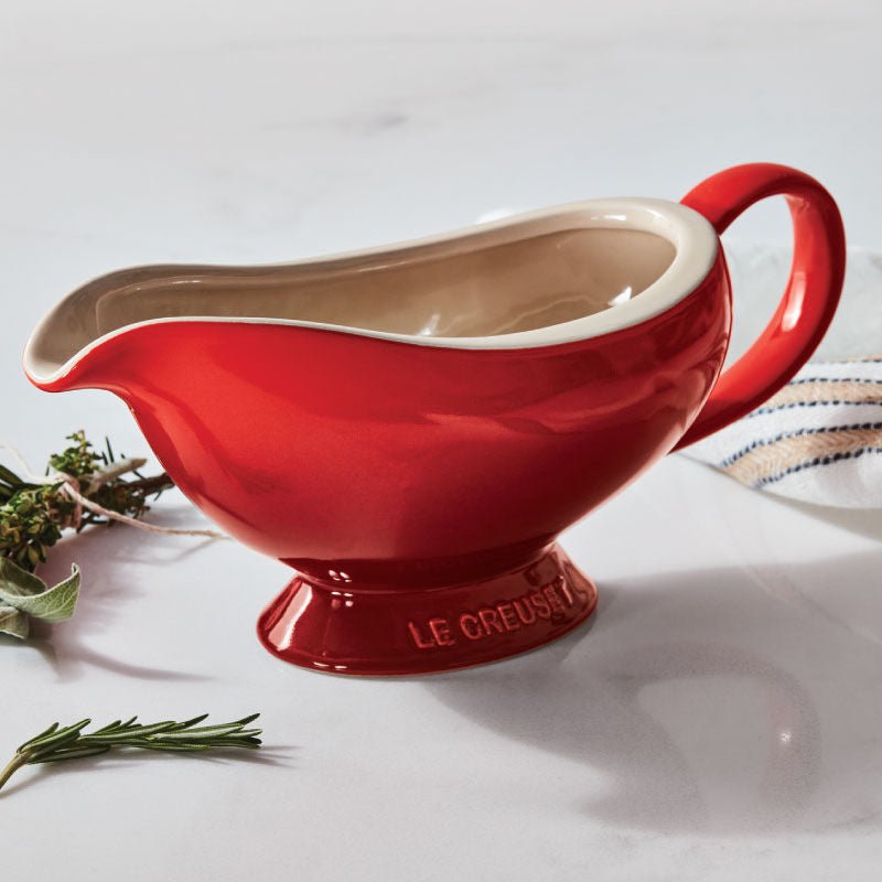 Le Creuset HERITAGE GRAVY BOAT Cerise 16 oz