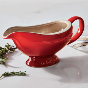 Le Creuset HERITAGE GRAVY BOAT Cerise 16 oz