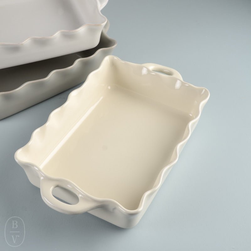 White Ruffle 5-Piece Bakeware Set