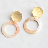Virtue GOLD DISC POST SHELL CIRCLE EARRINGS Pink