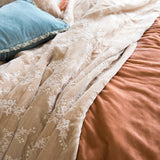 Bella Notte Linens LYNETTE THROW BLANKET