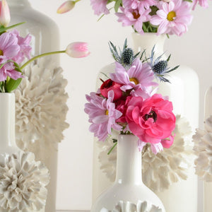 K and K Interiors WHITE CERAMIC CARNATION VASE