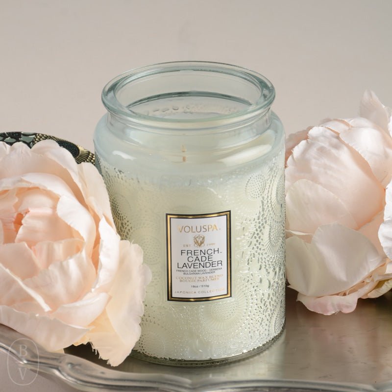 Voluspa EMBOSSED JAR CANDLE French Cade_Lavender Large
