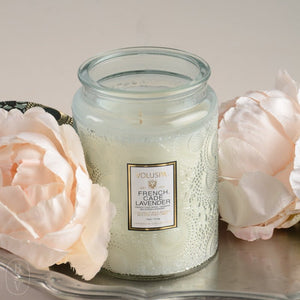 Voluspa EMBOSSED JAR CANDLE French Cade_Lavender Large