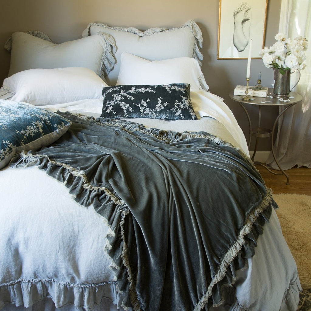 Bella Notte Linens LYNETTE THROW PILLOW